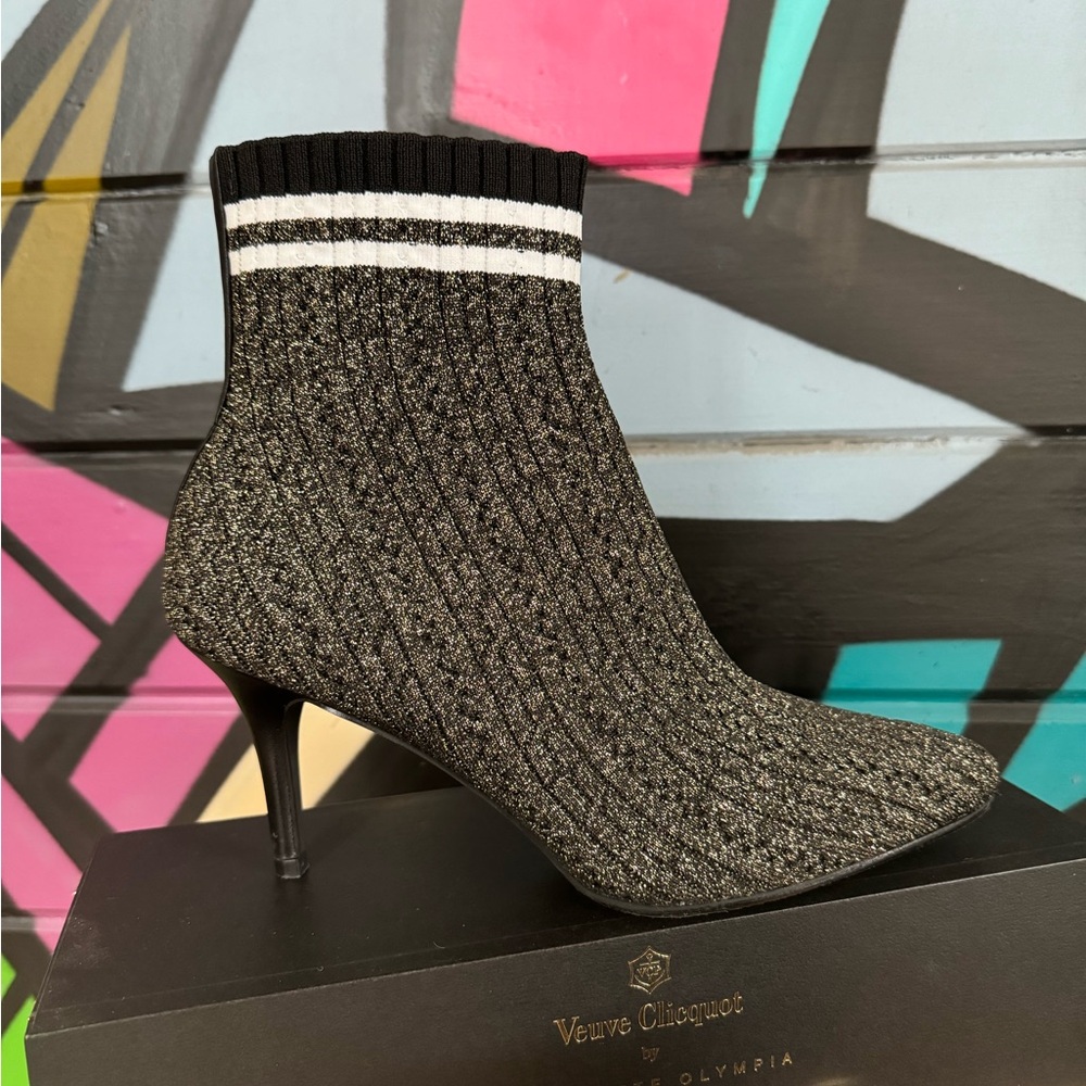 Stuart Weitzman Gold and Black Sock Booties, 8.5, Bag, Box included! - Picture 3 of 13